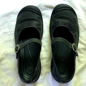 Keen Mary Jane size 9